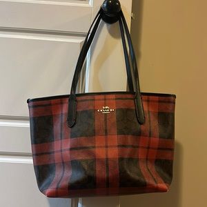 Hardly used coach purse